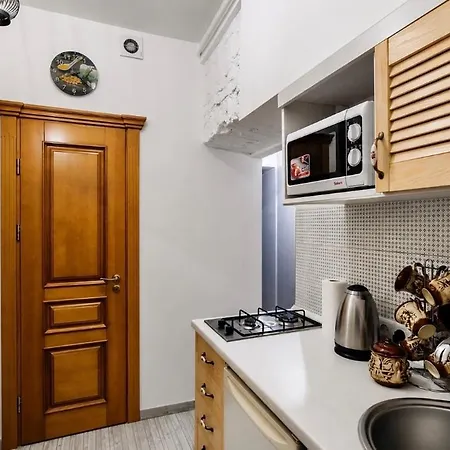 7, Lviv- Apart Квартира На Вул Краківській Біля Пл Ринок
