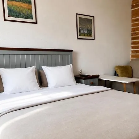 7, Lviv- на вул краківській біля пл ринок Leopoli
